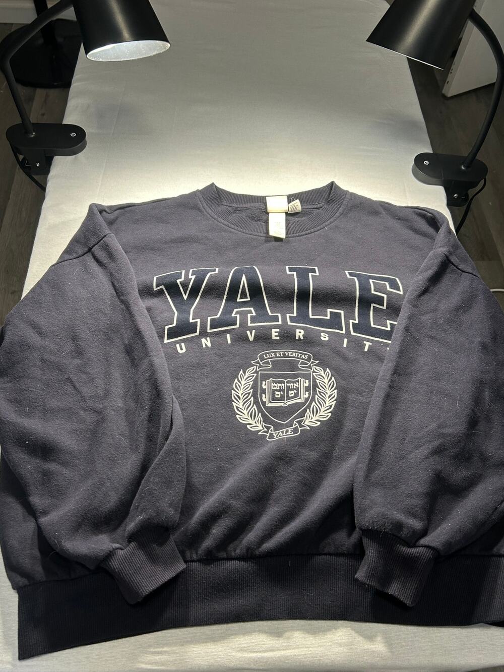 H&M Yale University Navy Blue Collegiate Crewneck Sweatshirt Size Small